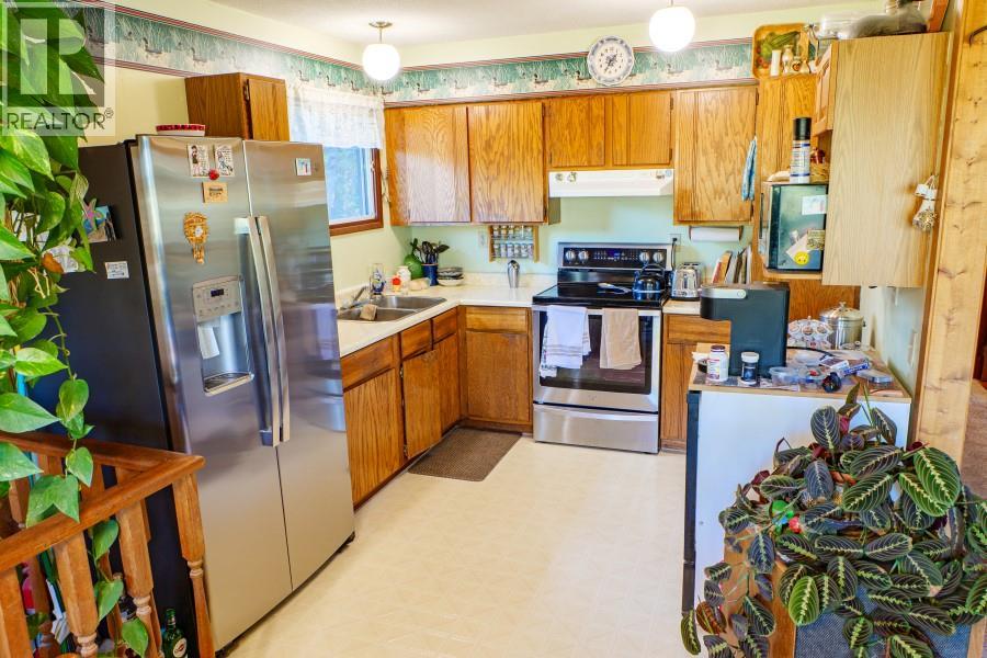 7 Westside Road, Invermere, British Columbia  V0A 1K5 - Photo 11 - 10366181