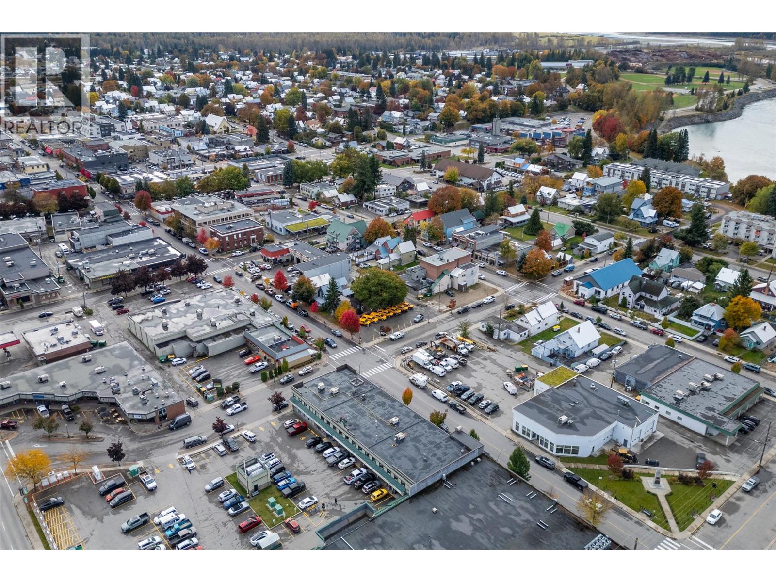 419 First Street, Revelstoke, British Columbia  V0E 2S0 - Photo 3 - 10366412