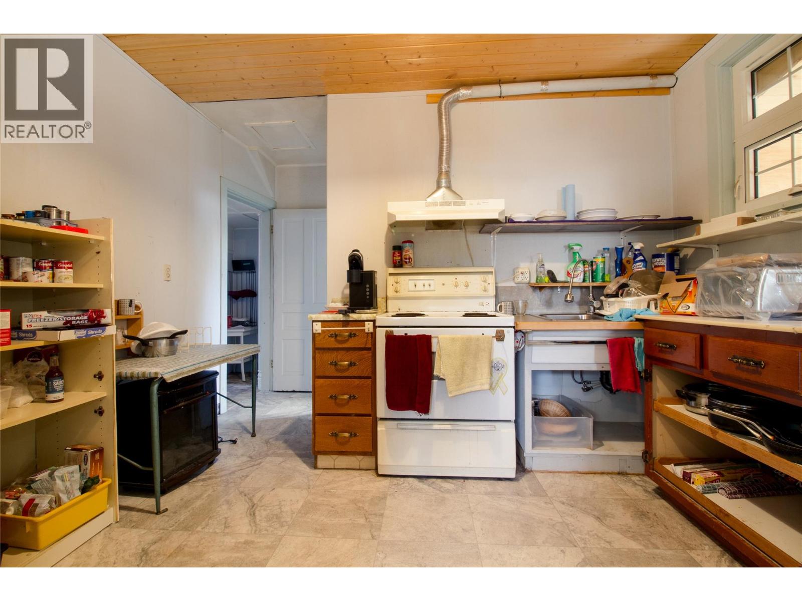 419 First Street, Revelstoke, British Columbia  V0E 2S0 - Photo 8 - 10366412