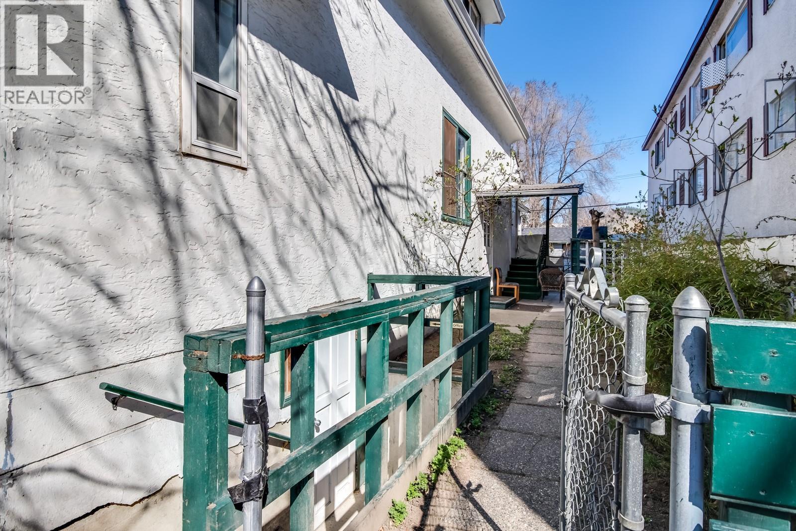 730 Bernard Avenue, Kelowna, British Columbia  V1Y 6P5 - Photo 3 - 10366465