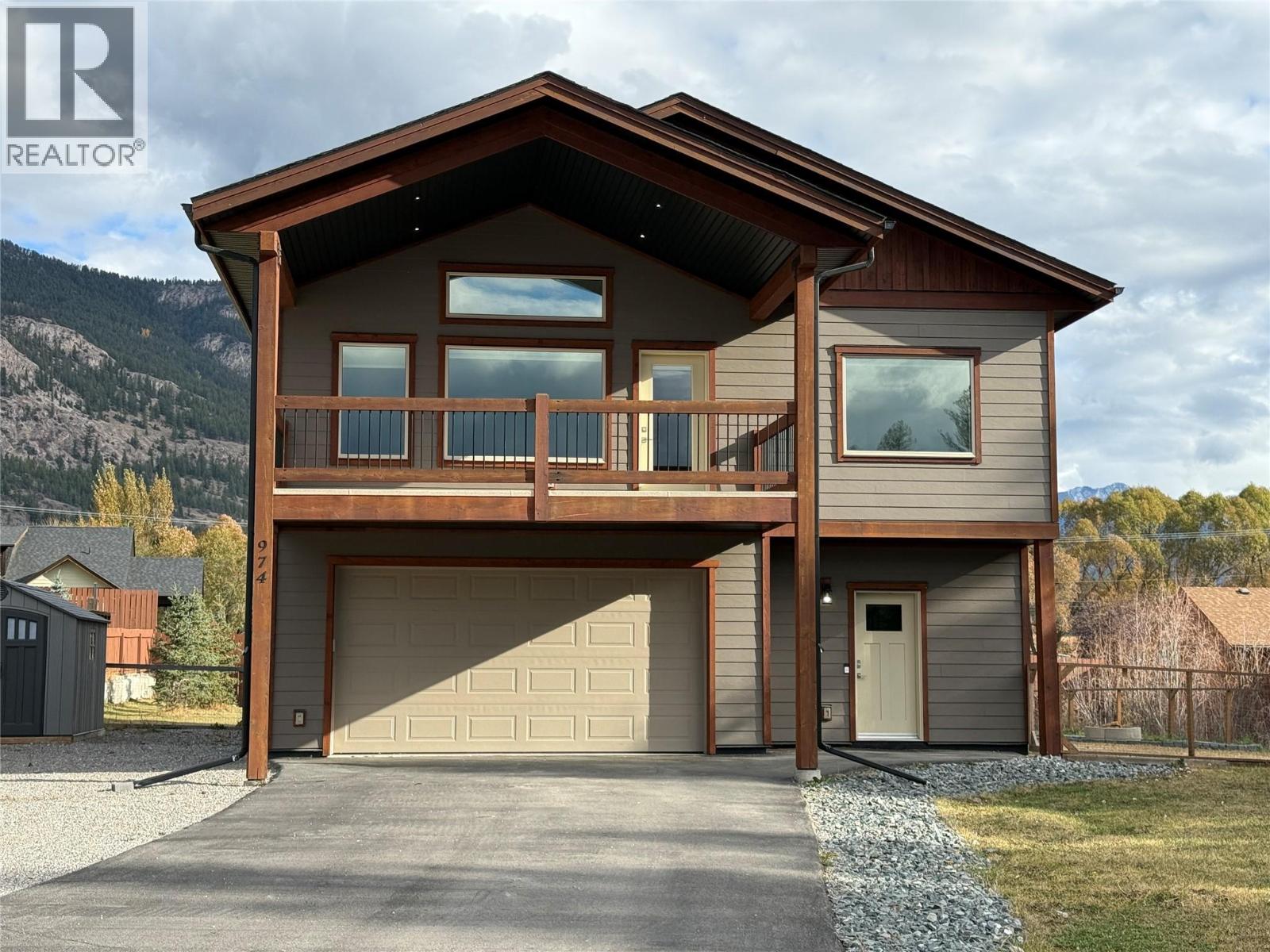 974 Swansea View Road, Windermere, British Columbia  V0B 2L0 - Photo 1 - 10365991