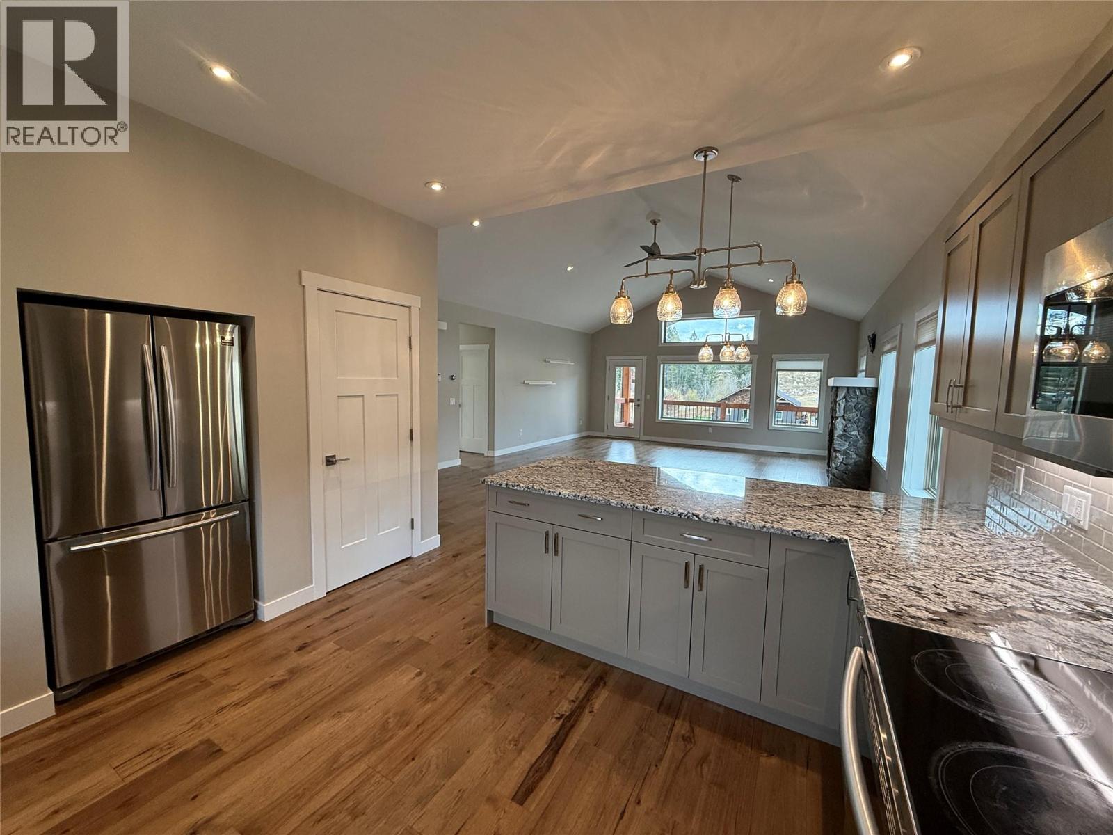 974 Swansea View Road, Windermere, British Columbia  V0B 2L0 - Photo 10 - 10365991