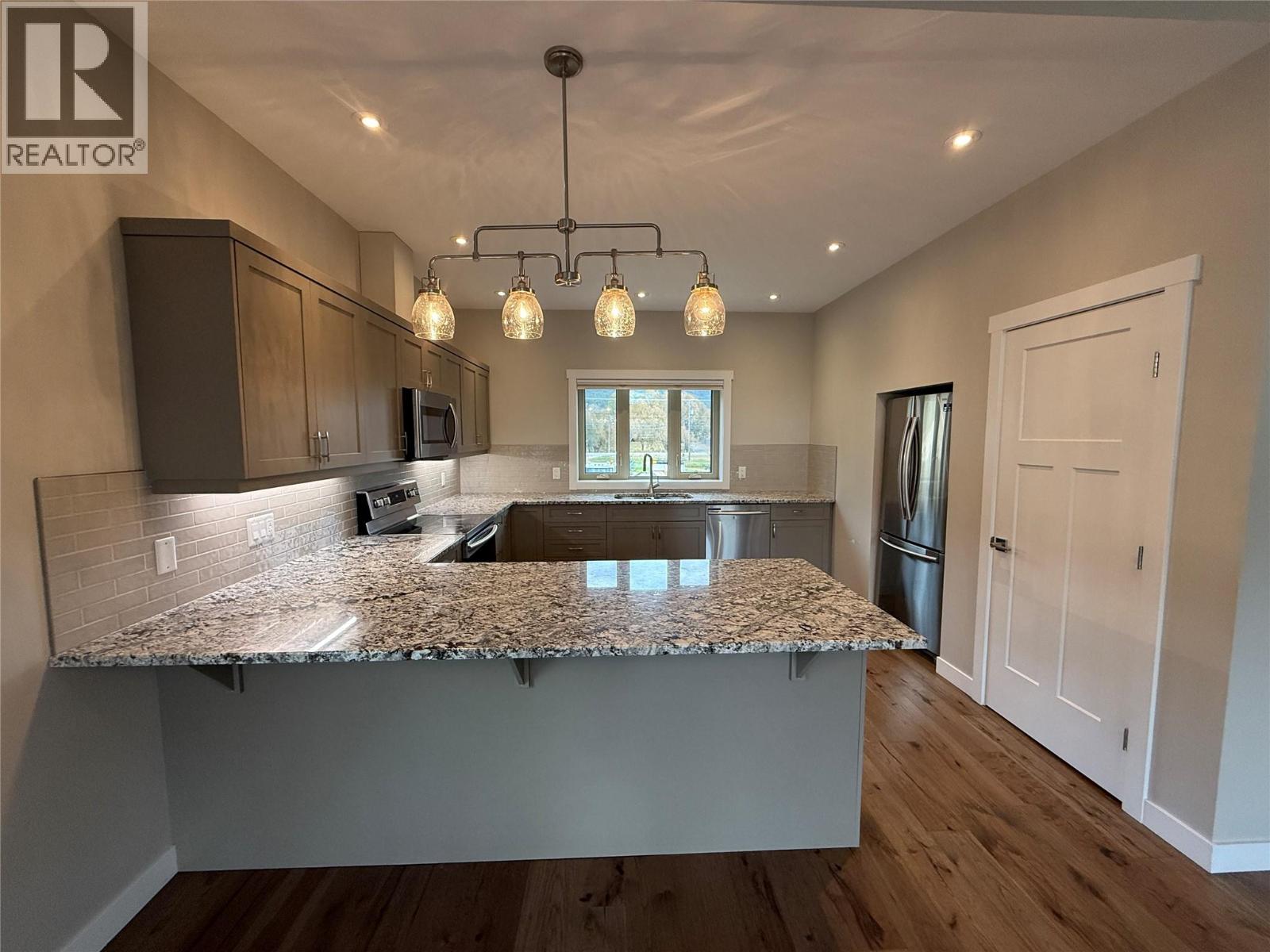 974 Swansea View Road, Windermere, British Columbia  V0B 2L0 - Photo 8 - 10365991