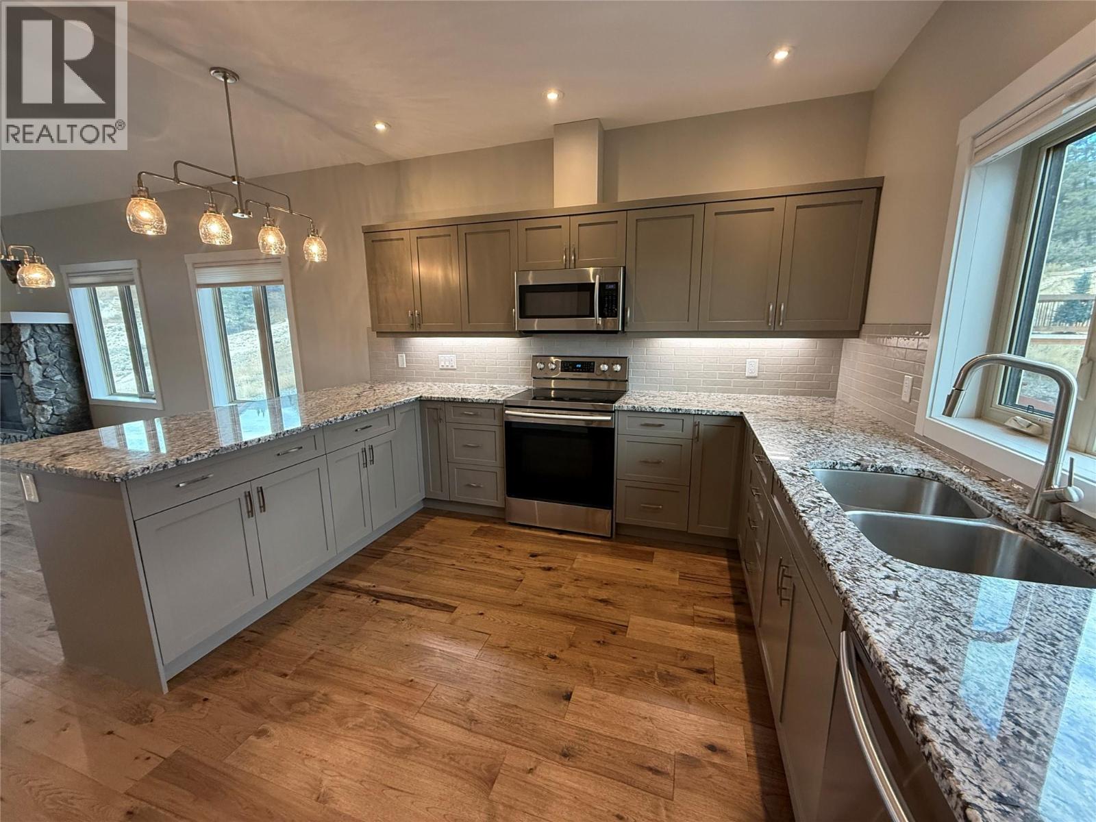 974 Swansea View Road, Windermere, British Columbia  V0B 2L0 - Photo 9 - 10365991