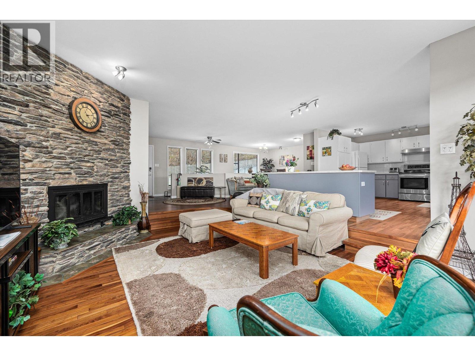 5821 Atkinson Crescent, Peachland, British Columbia  V0H 1X4 - Photo 11 - 10366640