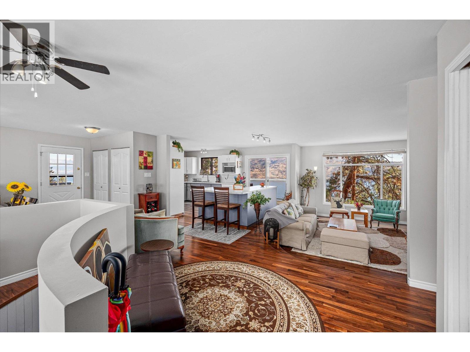 5821 Atkinson Crescent, Peachland, British Columbia  V0H 1X4 - Photo 3 - 10366640