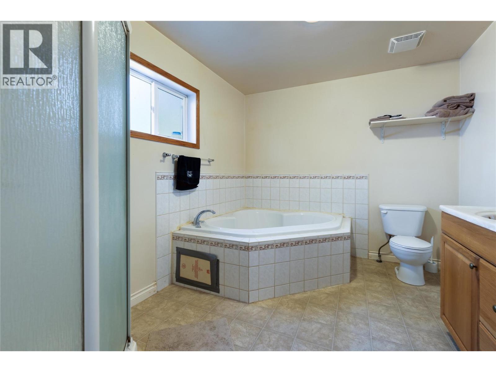 8336 Skimikin Road, Chase, British Columbia  V0E 1M1 - Photo 9 - 10366615