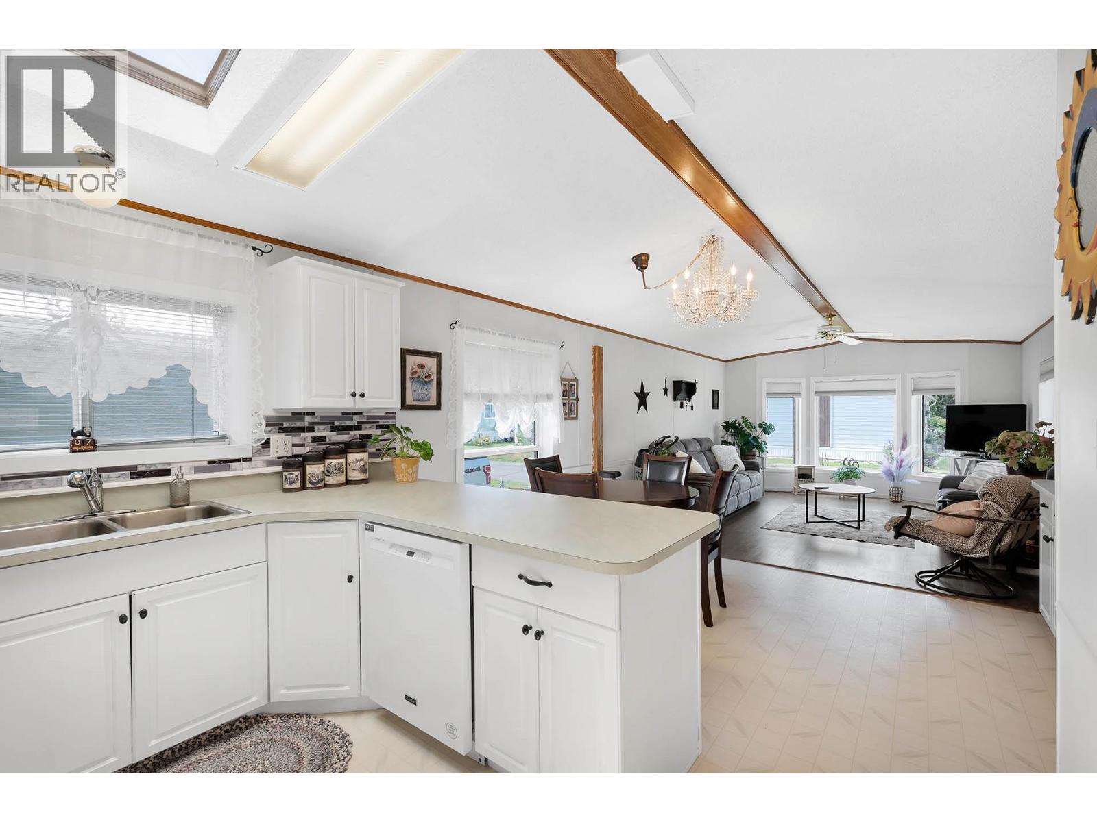 2400 Oakdale Way Unit# 30, Kamloops, British Columbia  V2B 6W7 - Photo 13 - 10366645