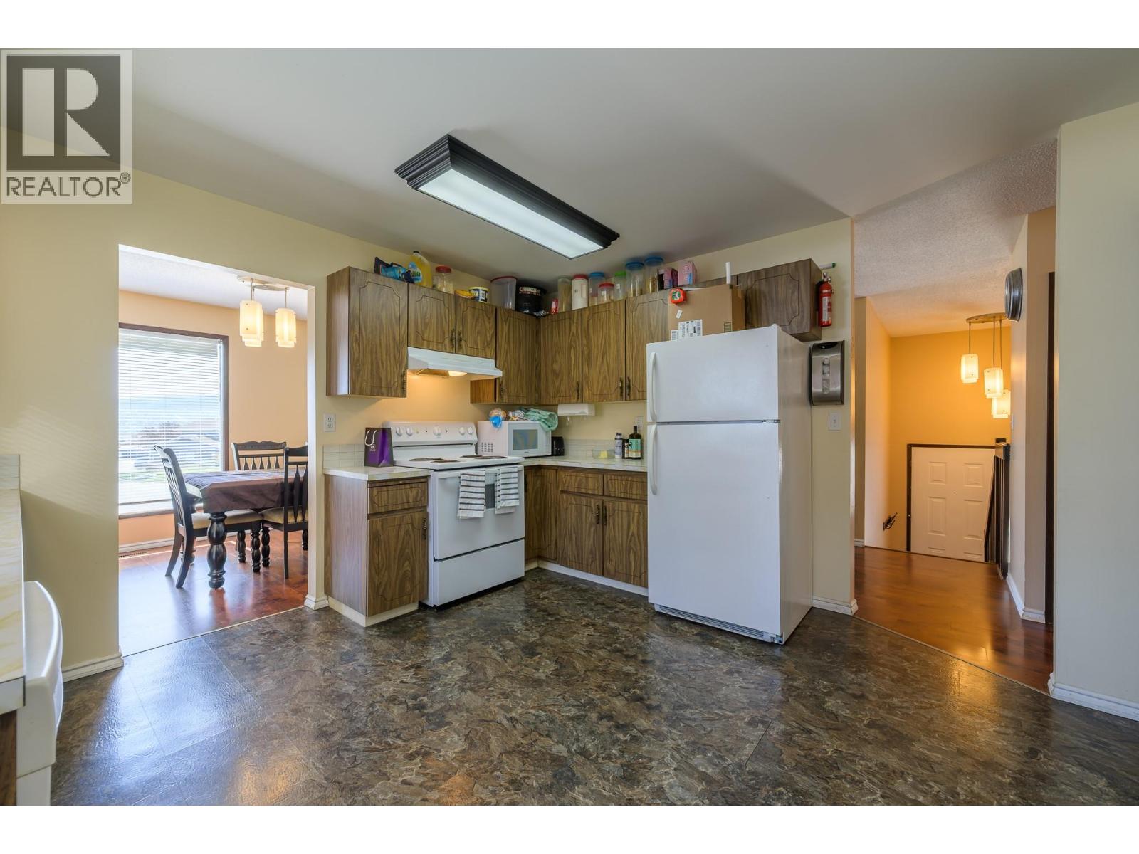 1757 Leighton Place, Kamloops, British Columbia  V2B 7P1 - Photo 2 - 10366466