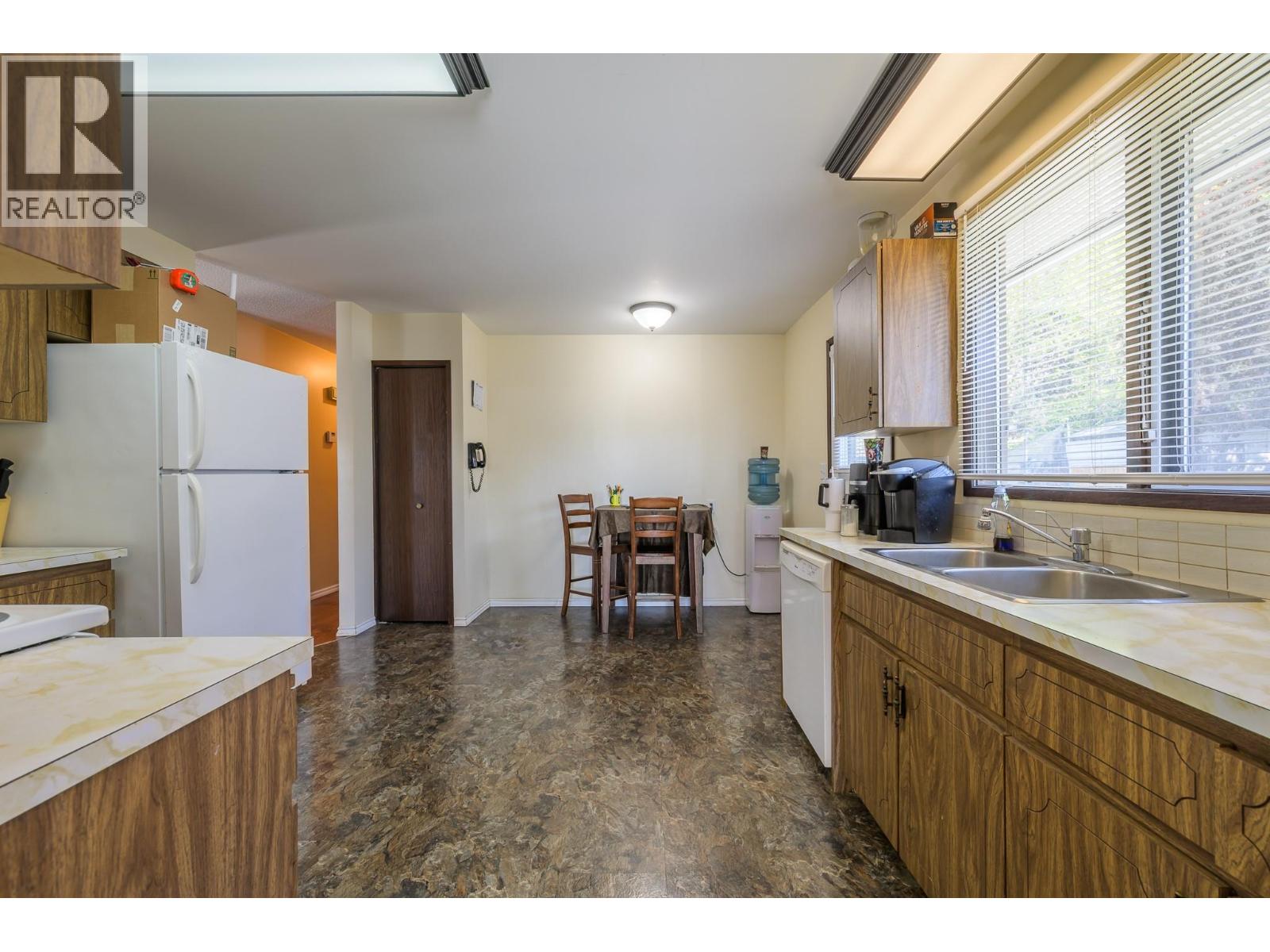 1757 Leighton Place, Kamloops, British Columbia  V2B 7P1 - Photo 4 - 10366466