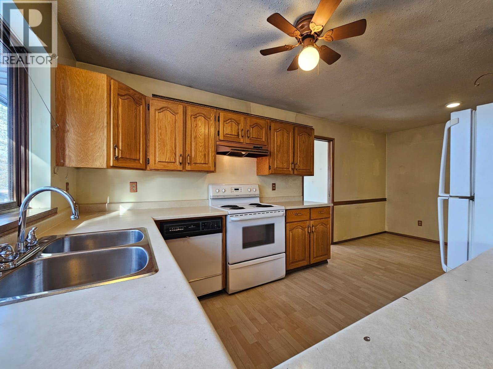 128 Kiskatinaw Crescent, Tumbler Ridge, British Columbia  V0C 2W0 - Photo 20 - 10366714