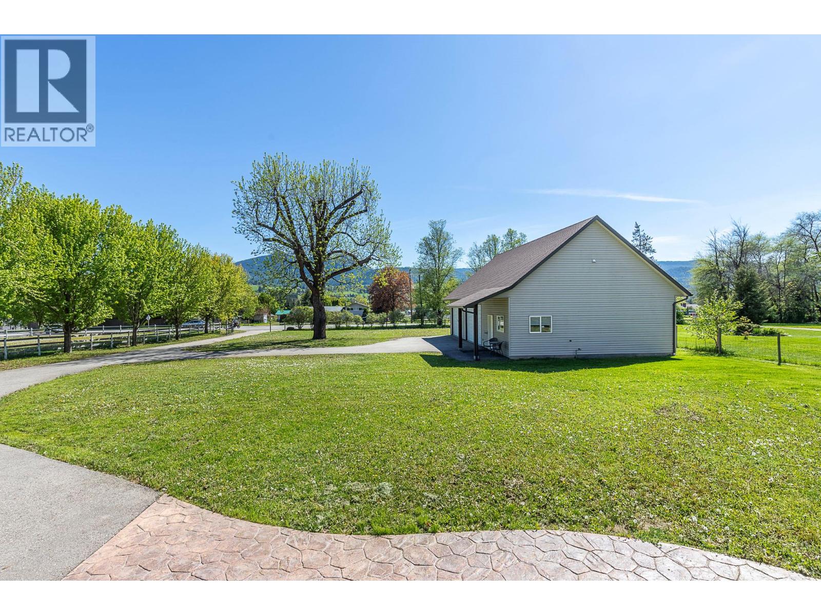 5575 Highway 6, Coldstream, British Columbia  V1T 3E2 - Photo 75 - 10366706