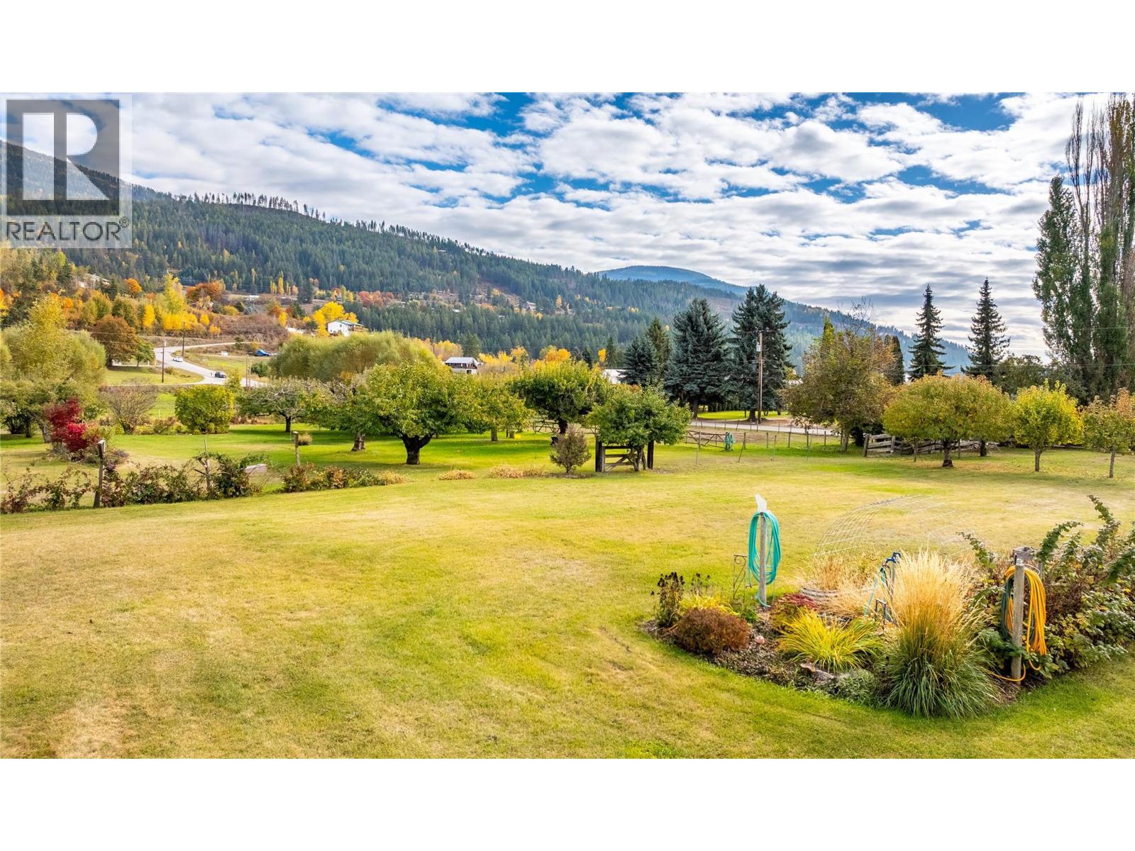 1015 Winlaw Road, Creston, British Columbia  V0B 2N1 - Photo 12 - 10366711