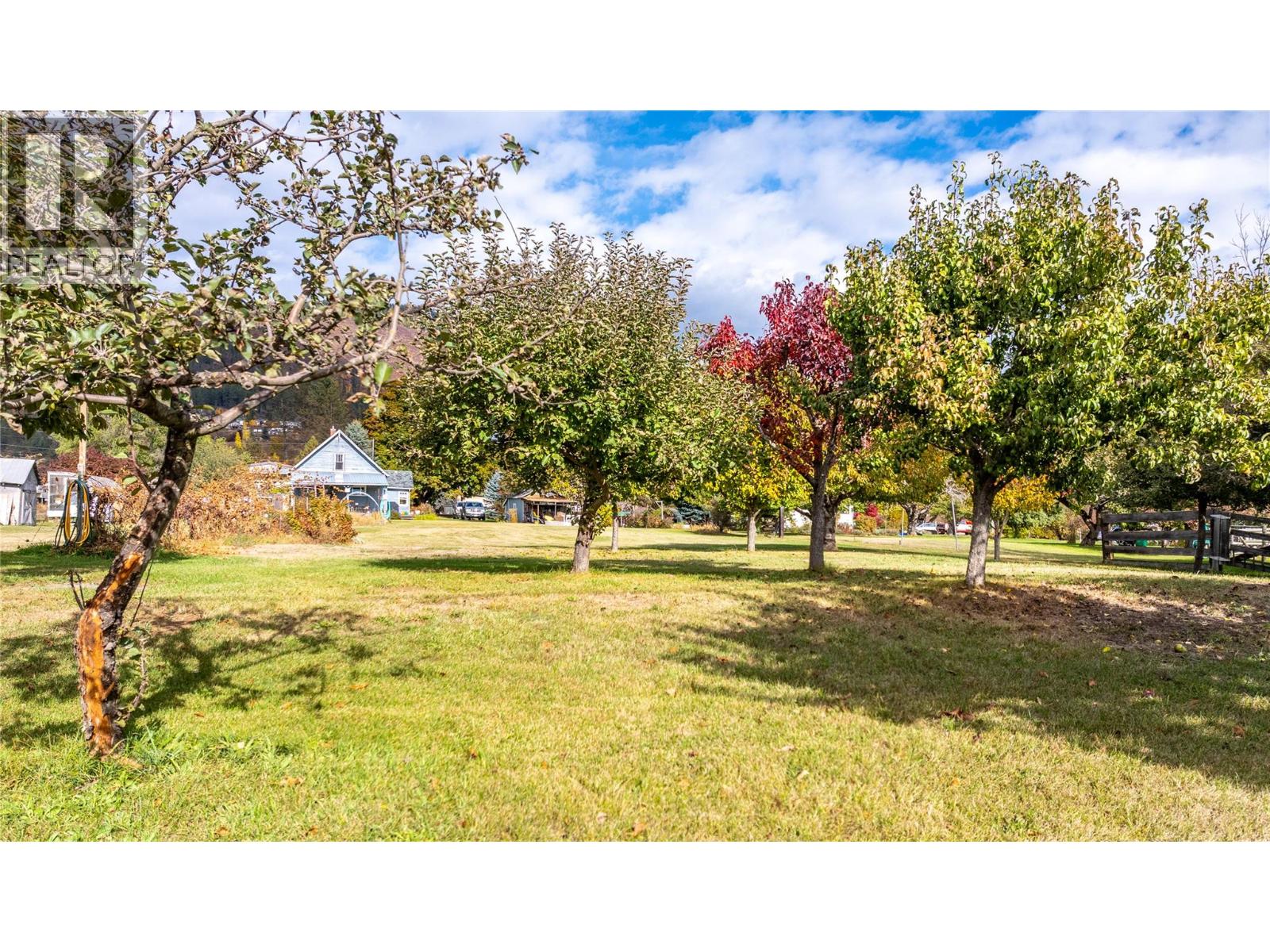 1015 Winlaw Road, Creston, British Columbia  V0B 2N1 - Photo 5 - 10366711