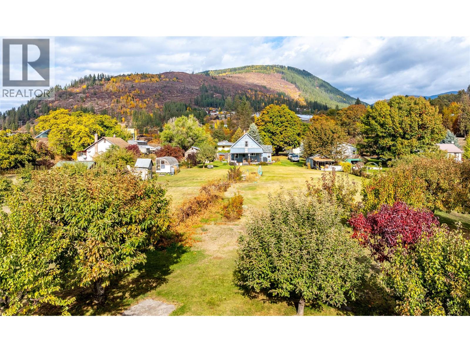 1015 Winlaw Road, Creston, British Columbia  V0B 2N1 - Photo 6 - 10366711