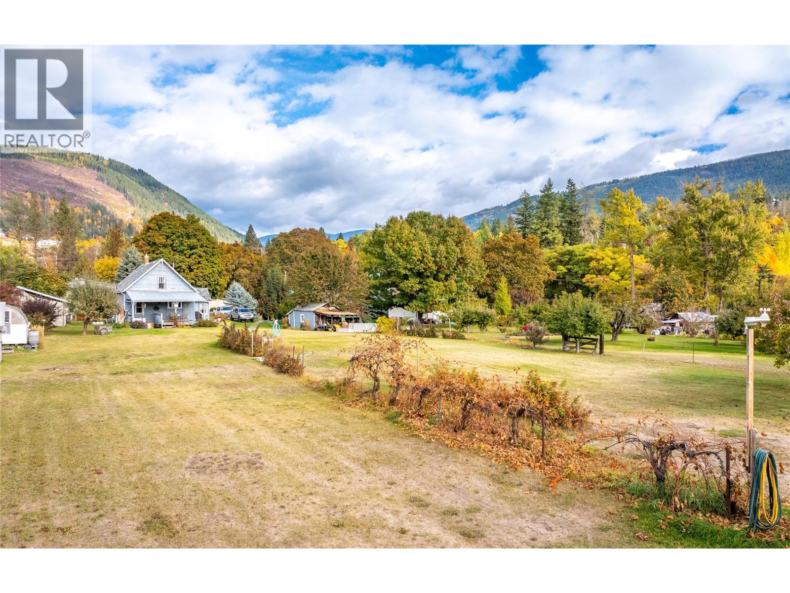 1015 Winlaw Road, Creston, British Columbia  V0B 2N1 - Photo 7 - 10366711