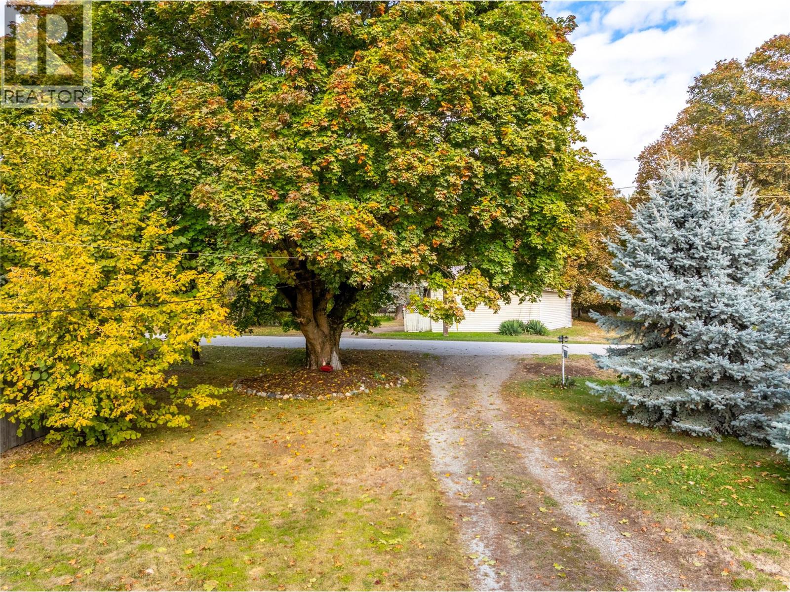 1015 Winlaw Road, Creston, British Columbia  V0B 2N1 - Photo 8 - 10366711