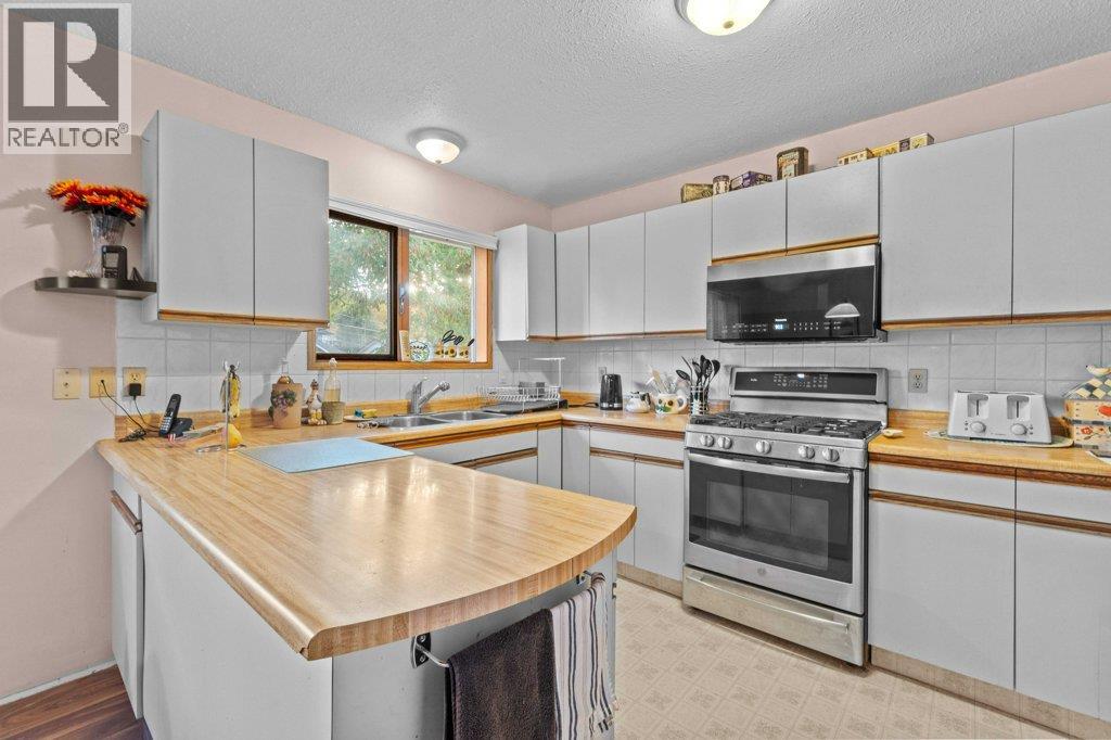 341 2 Street Se, Salmon Arm, British Columbia  V1E 4H3 - Photo 13 - 10366324