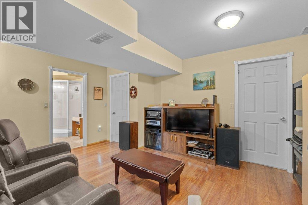 341 2 Street Se, Salmon Arm, British Columbia  V1E 4H3 - Photo 25 - 10366324