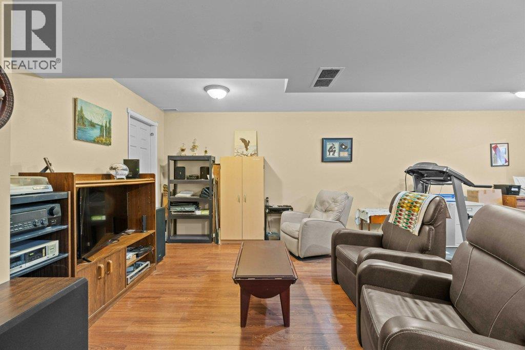 341 2 Street Se, Salmon Arm, British Columbia  V1E 4H3 - Photo 27 - 10366324