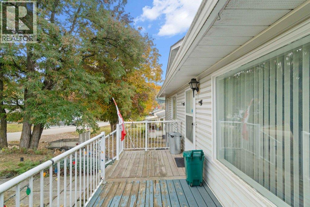 341 2 Street Se, Salmon Arm, British Columbia  V1E 4H3 - Photo 49 - 10366324