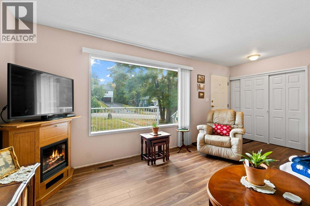 341 2 Street Se, Salmon Arm, British Columbia  V1E 4H3 - Photo 7 - 10366324