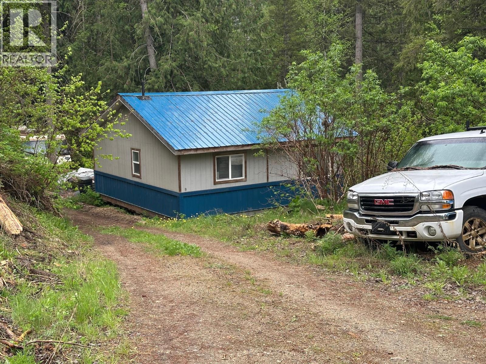 6601 Nixon Road, Appledale, British Columbia  V0G 2E0 - Photo 1 - 10366770