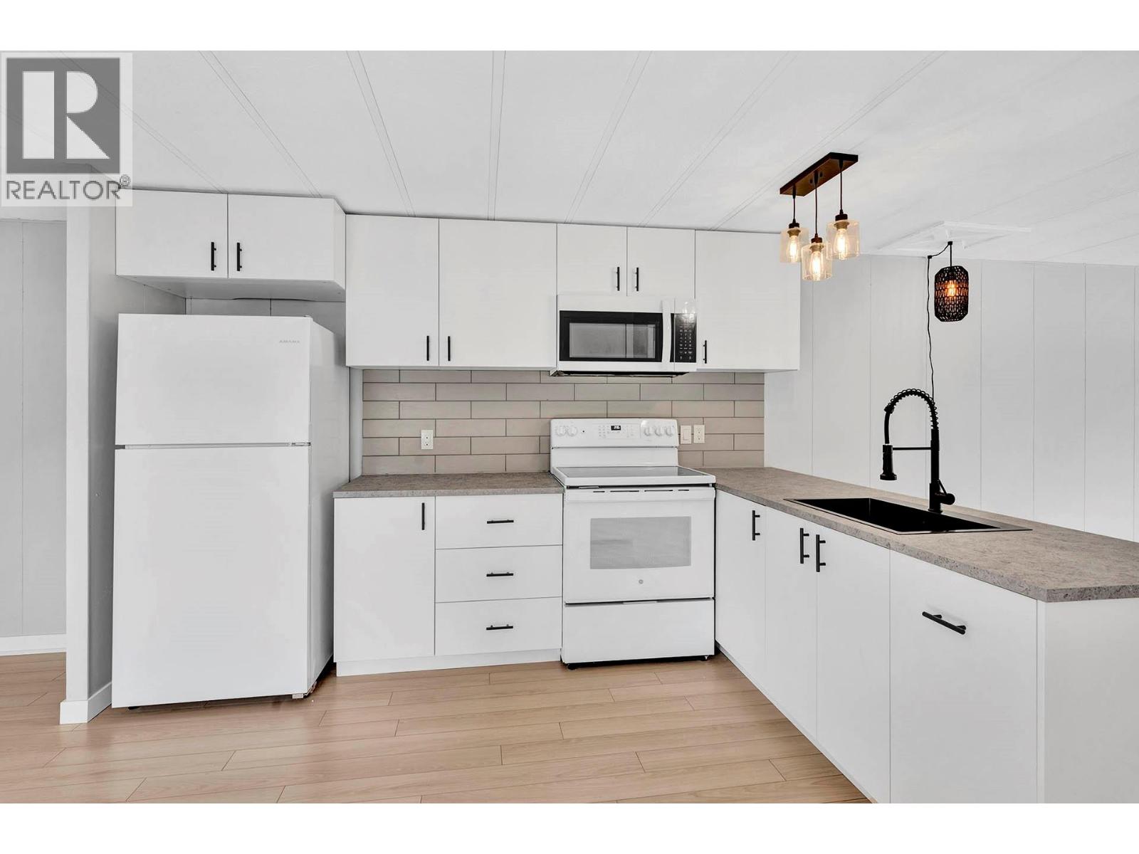 851 Old North Thompson Highway Unit# 14, Clearwater, British Columbia  V0E 1N2 - Photo 6 - 10366825