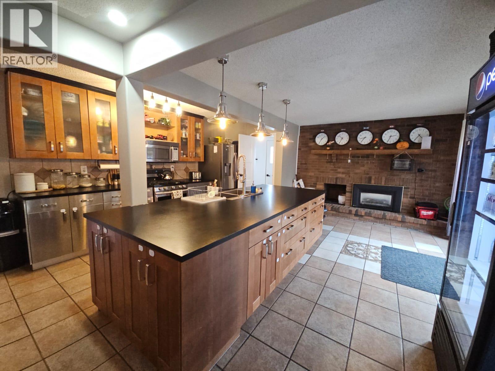 8 Sentinal Place, Tumbler Ridge, British Columbia  V0C 2W0 - Photo 17 - 10366873