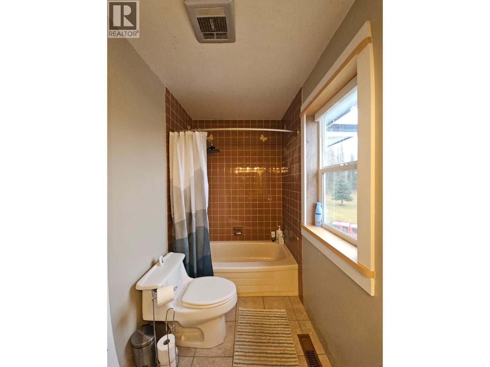 8 Sentinal Place, Tumbler Ridge, British Columbia  V0C 2W0 - Photo 55 - 10366873