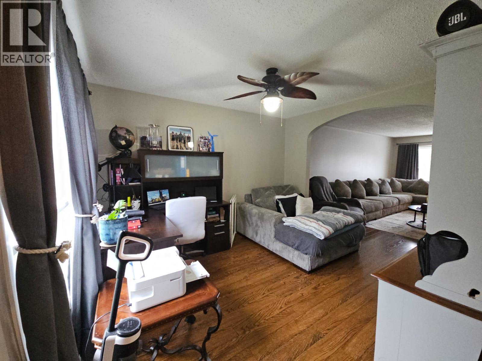 8 Sentinal Place, Tumbler Ridge, British Columbia  V0C 2W0 - Photo 7 - 10366873