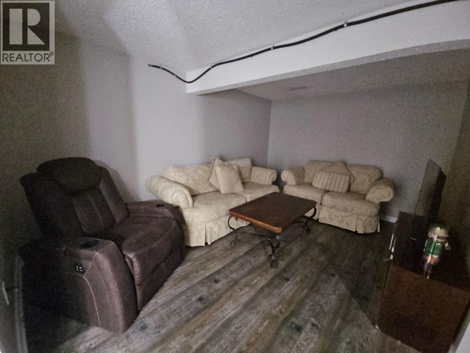 8 Sentinal Place, Tumbler Ridge, British Columbia  V0C 2W0 - Photo 70 - 10366873