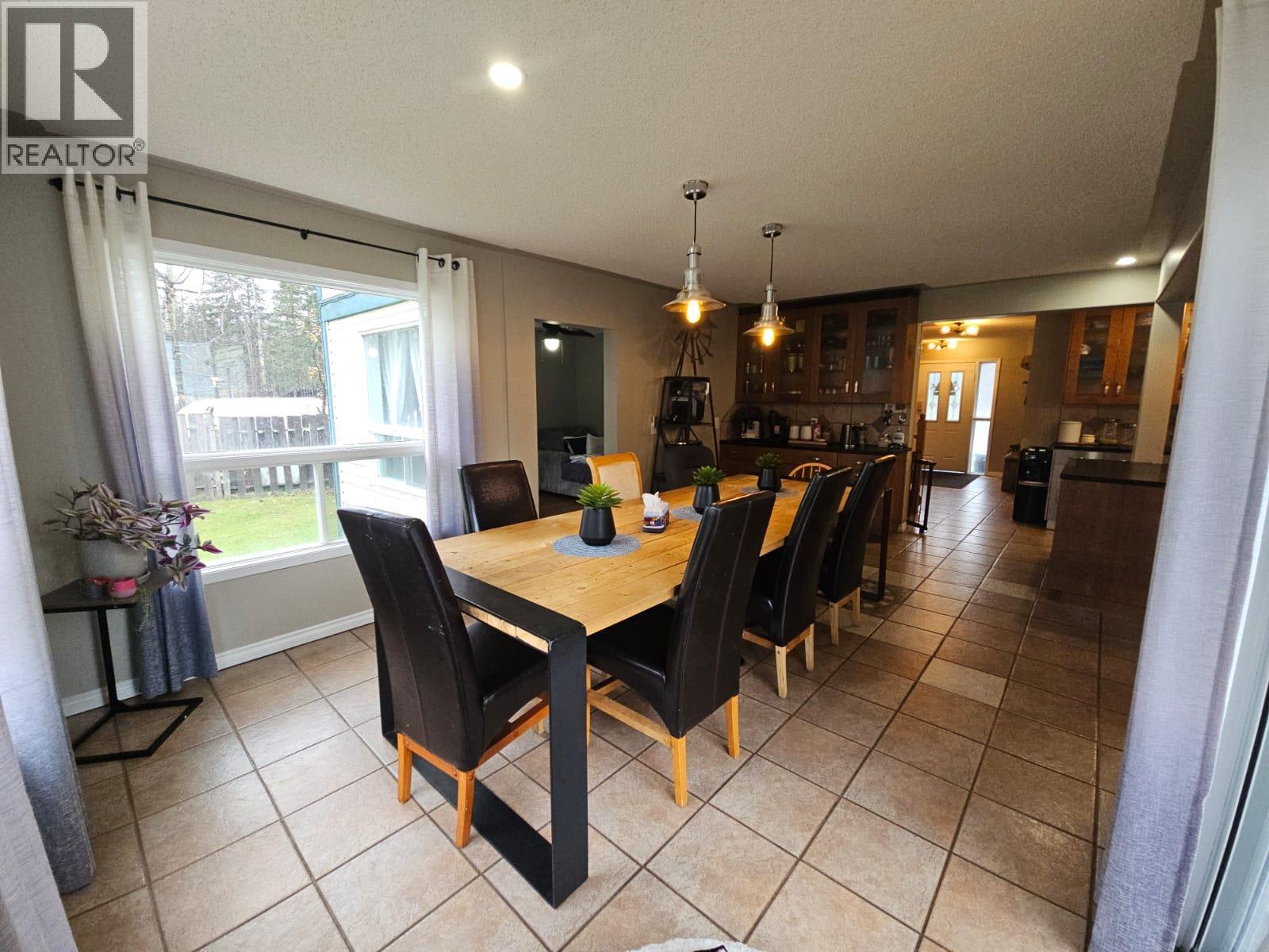 8 Sentinal Place, Tumbler Ridge, British Columbia  V0C 2W0 - Photo 8 - 10366873