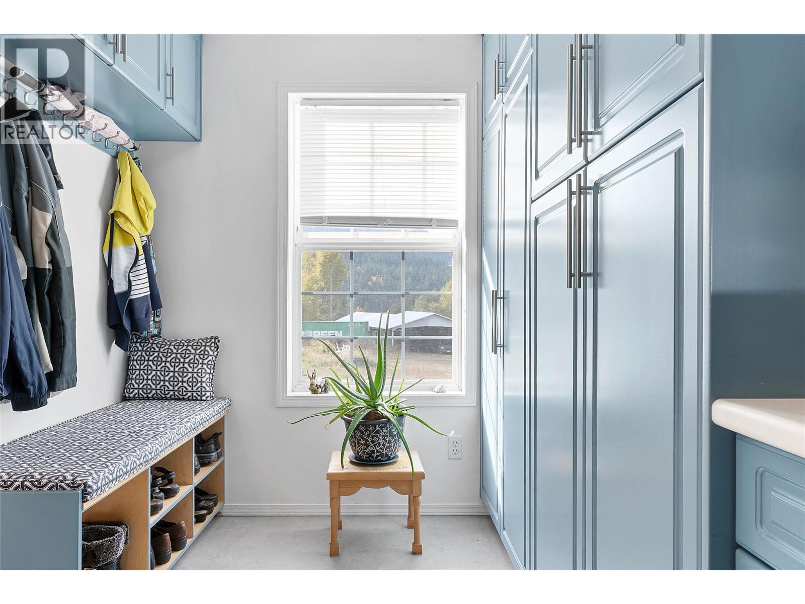 1277 Mountain View Road, Spallumcheen, British Columbia  V4Y 0S3 - Photo 8 - 10366823