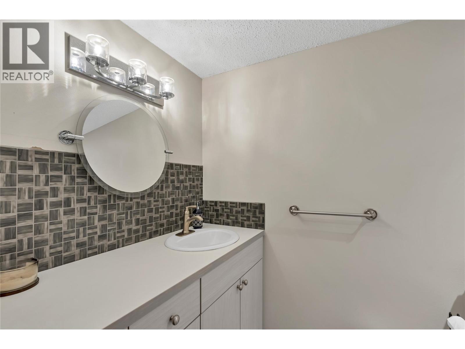 110 Skaha Place Unit# 310, Penticton, British Columbia  V2A 7L1 - Photo 10 - 10366727
