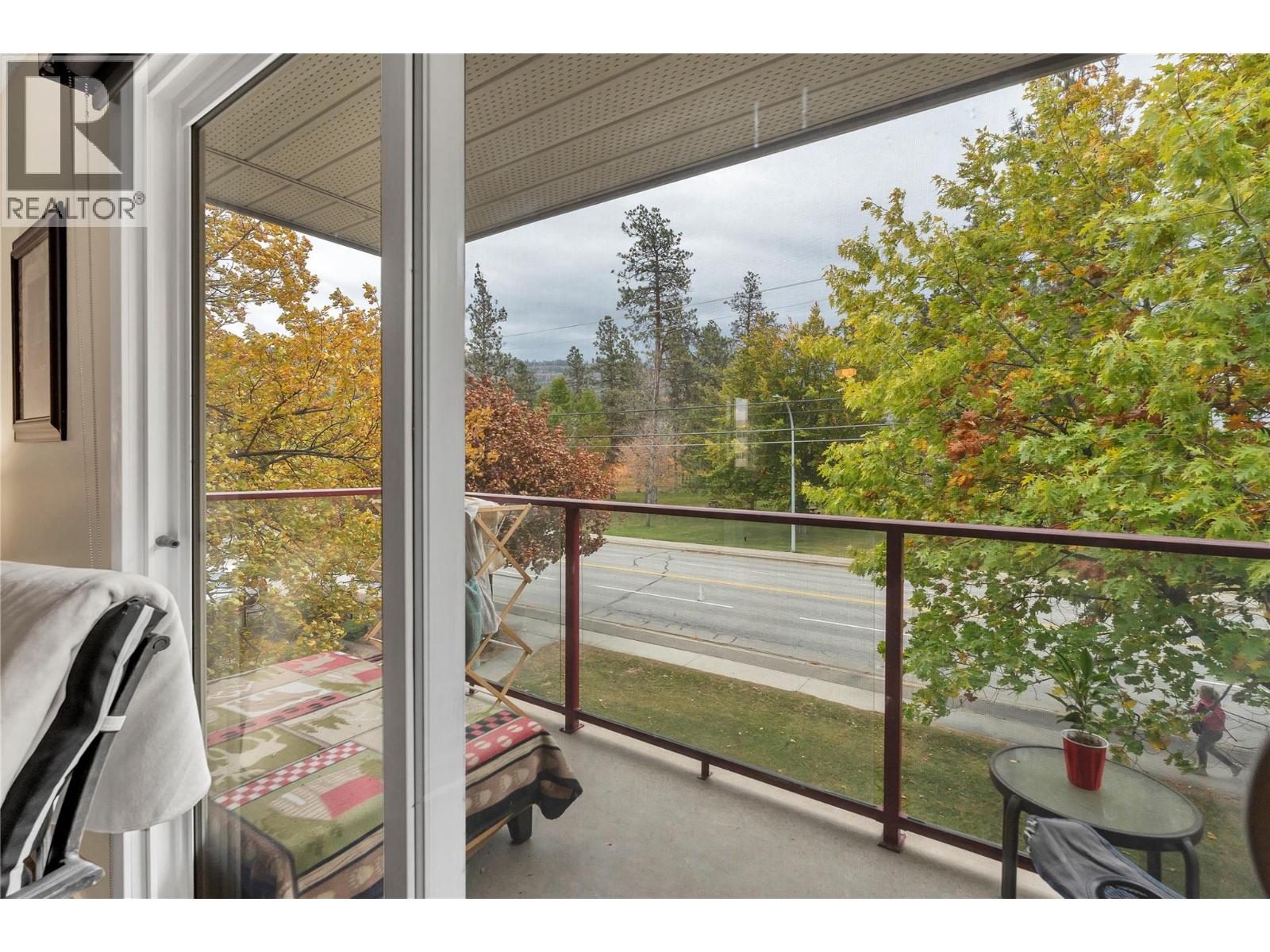 110 Skaha Place Unit# 310, Penticton, British Columbia  V2A 7L1 - Photo 2 - 10366727
