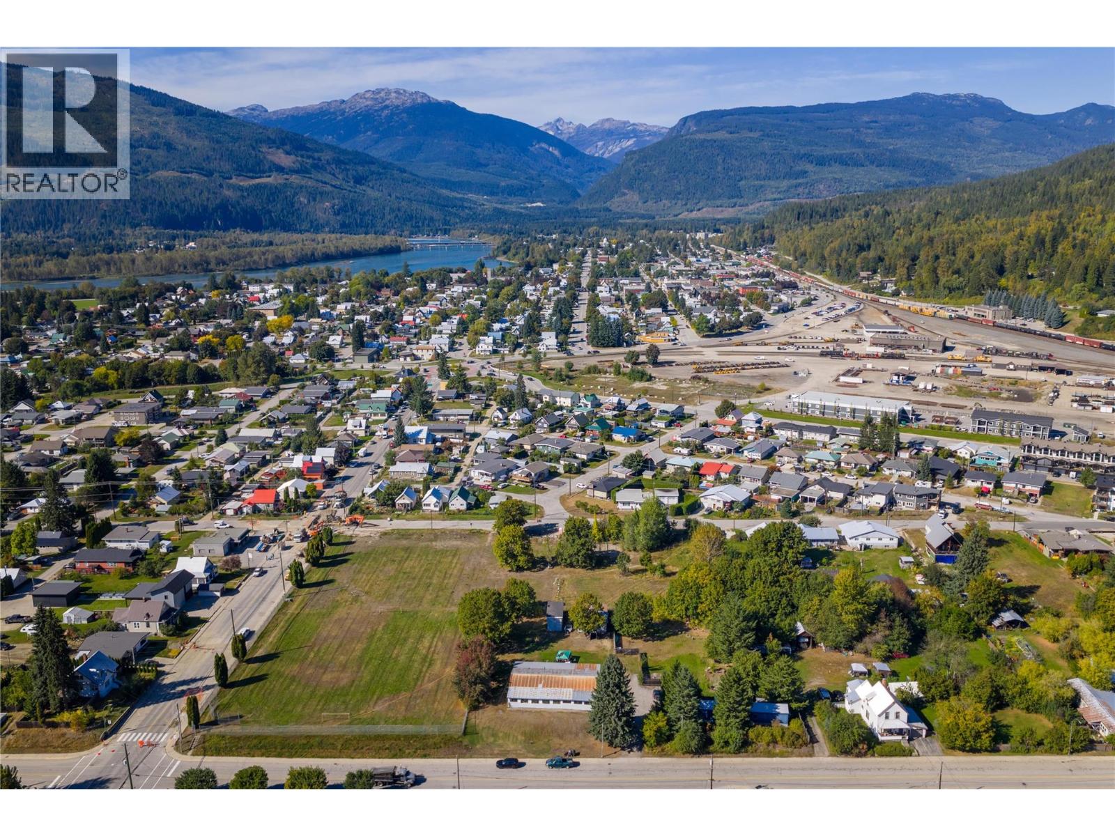 419 Edward Street, Revelstoke, British Columbia  V0E 2S0 - Photo 31 - 10363086