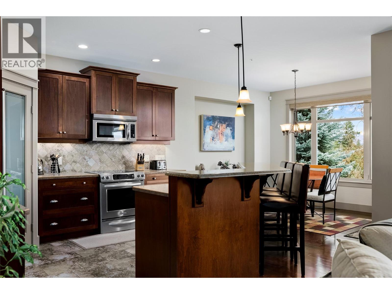 203 Longspoon Drive, Vernon, British Columbia  V1H 2H6 - Photo 7 - 10366807