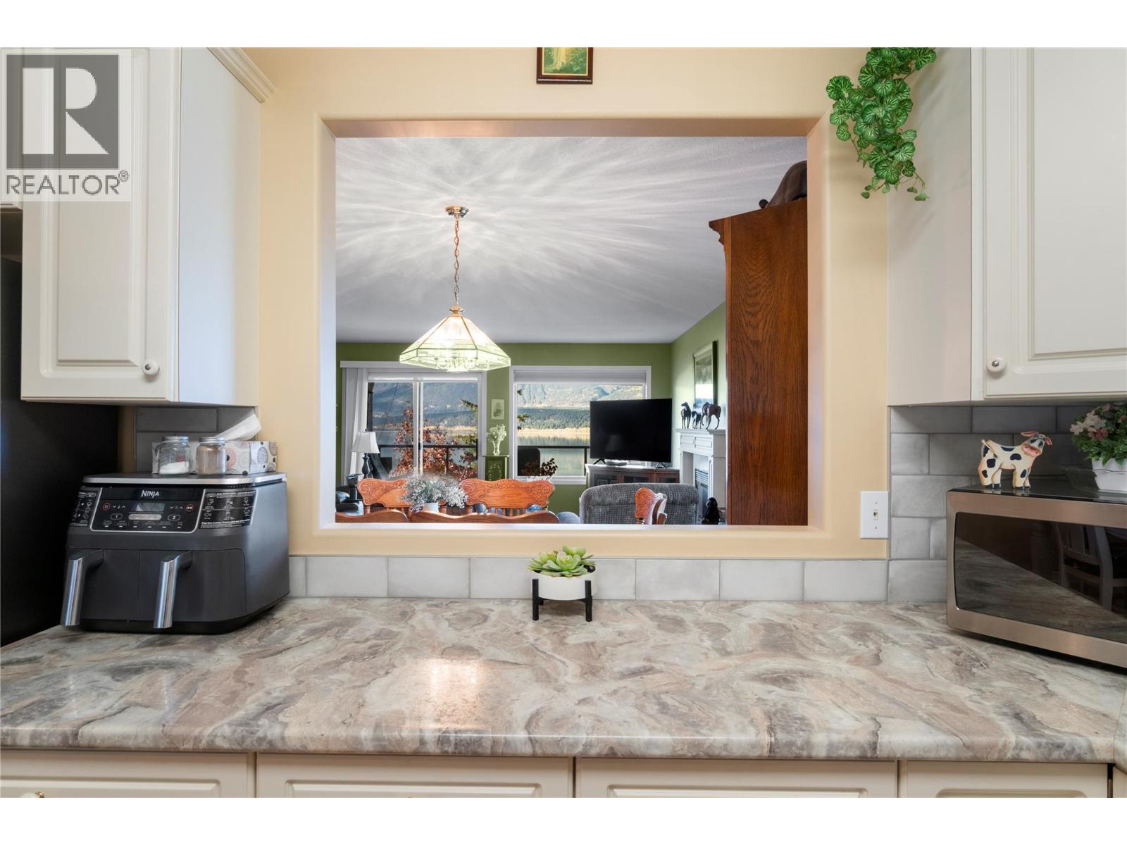 4483 14 Street Ne, Salmon Arm, British Columbia  V1E 1P9 - Photo 11 - 10366752