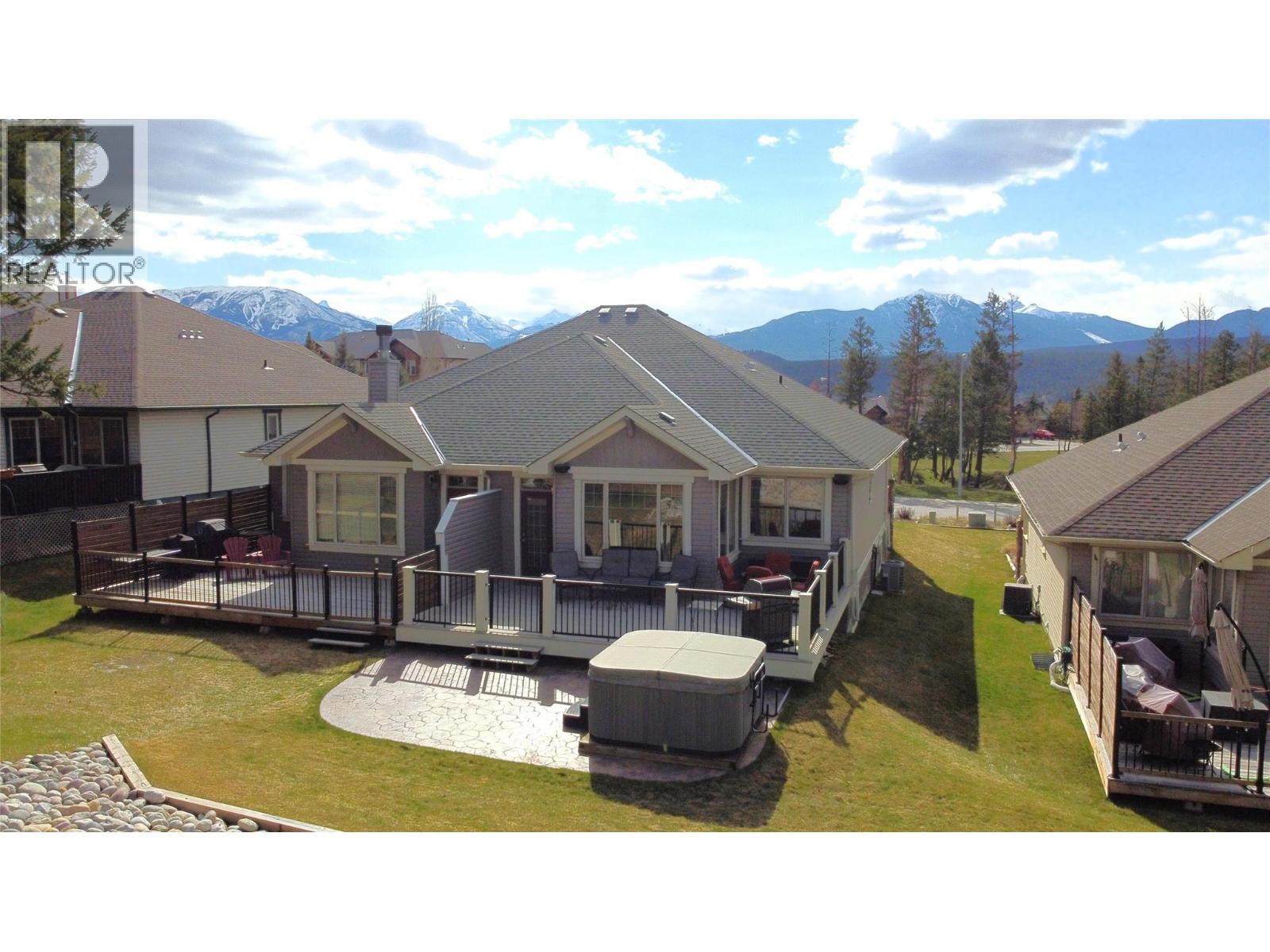 4886 Ridge Road, Radium Hot Springs, British Columbia  V0A 1M0 - Photo 1 - 10366875
