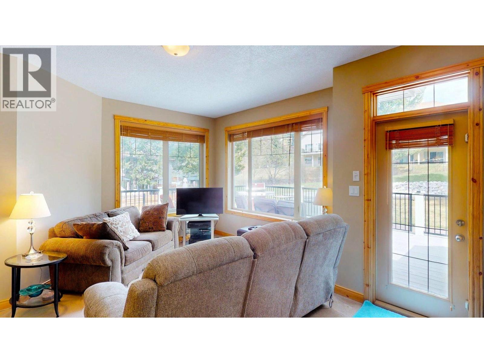 4886 Ridge Road, Radium Hot Springs, British Columbia  V0A 1M0 - Photo 4 - 10366875