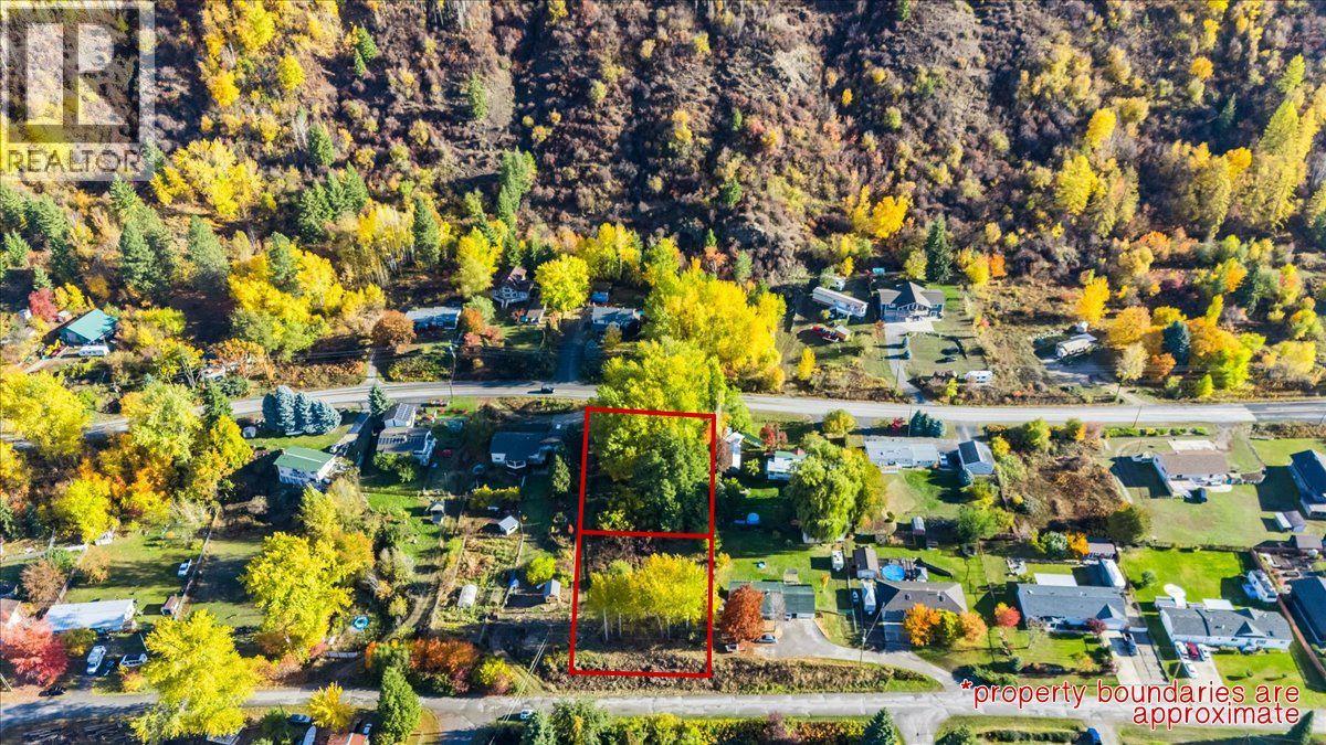 2073 Raspberry Road, Robson, British Columbia  V0G 1X0 - Photo 1 - 10366913