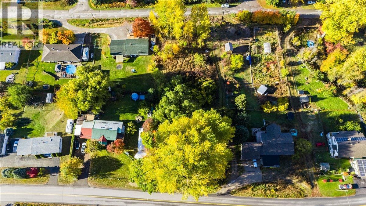 2073 Raspberry Road, Robson, British Columbia  V0G 1X0 - Photo 13 - 10366913