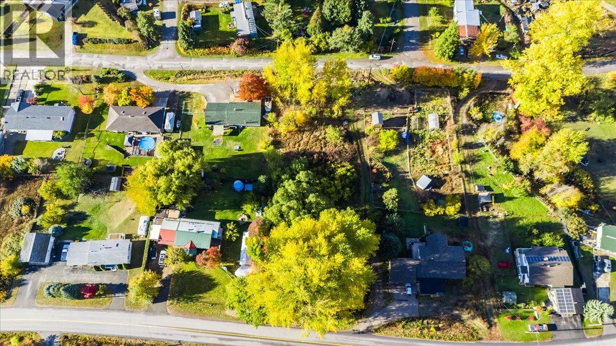 2073 Raspberry Road, Robson, British Columbia  V0G 1X0 - Photo 14 - 10366913