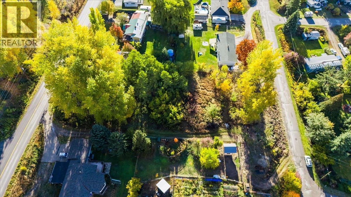 2073 Raspberry Road, Robson, British Columbia  V0G 1X0 - Photo 19 - 10366913