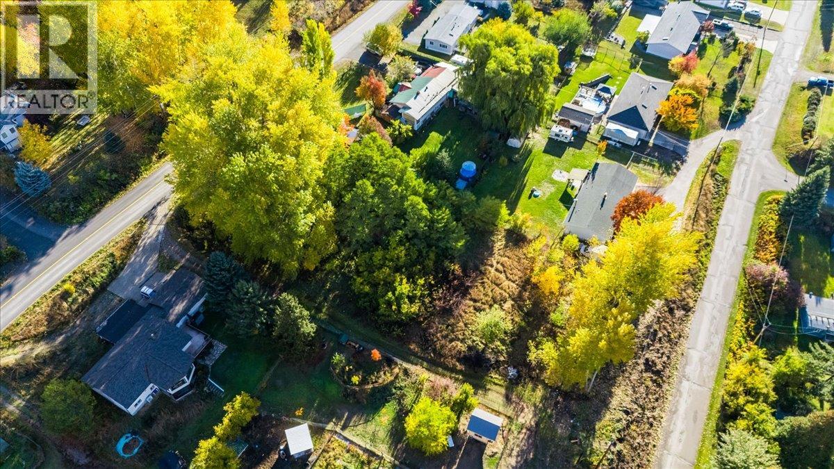 2073 Raspberry Road, Robson, British Columbia  V0G 1X0 - Photo 20 - 10366913