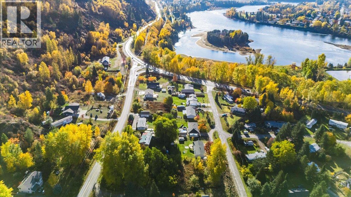 2073 Raspberry Road, Robson, British Columbia  V0G 1X0 - Photo 22 - 10366913