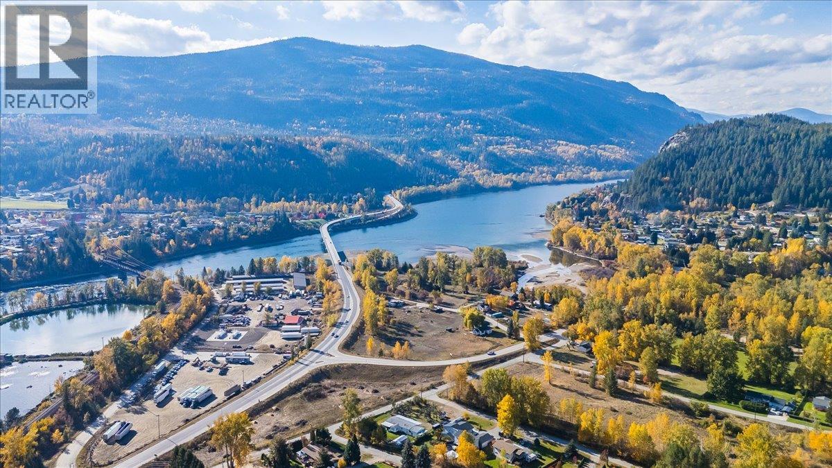 2073 Raspberry Road, Robson, British Columbia  V0G 1X0 - Photo 27 - 10366913