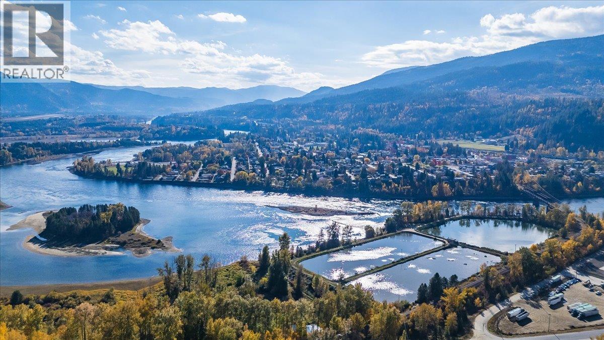 2073 Raspberry Road, Robson, British Columbia  V0G 1X0 - Photo 28 - 10366913