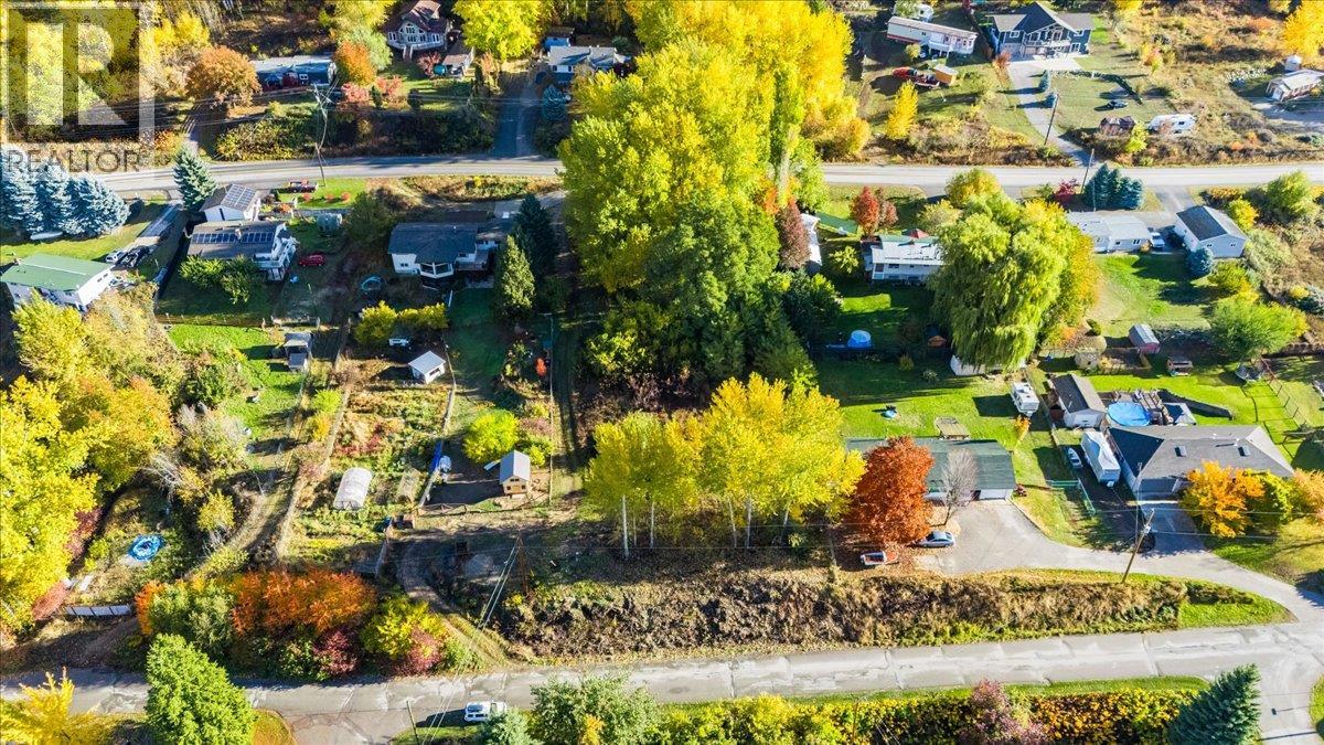 2073 Raspberry Road, Robson, British Columbia  V0G 1X0 - Photo 4 - 10366913